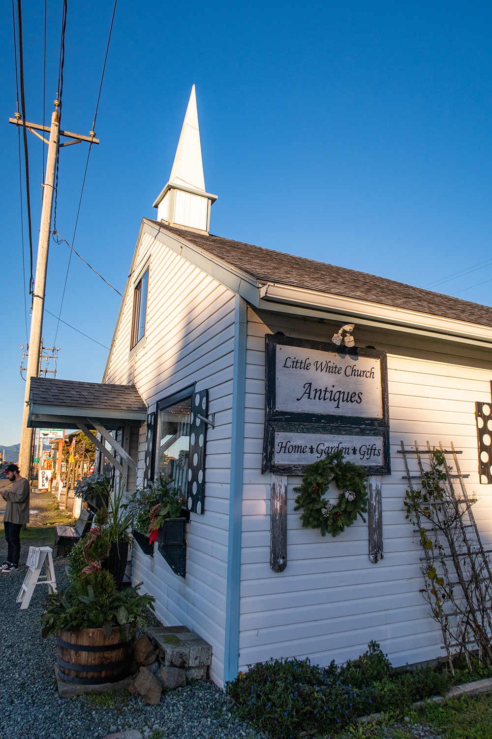 vintage store in oceanside, oregon