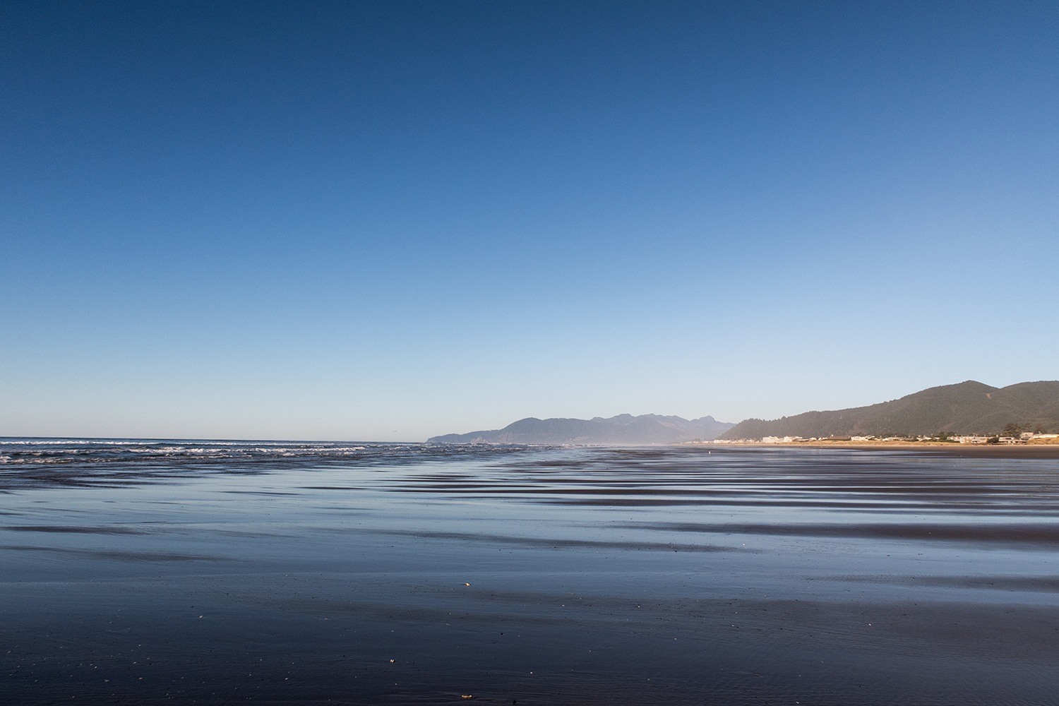 ocean in oceanside, oregon