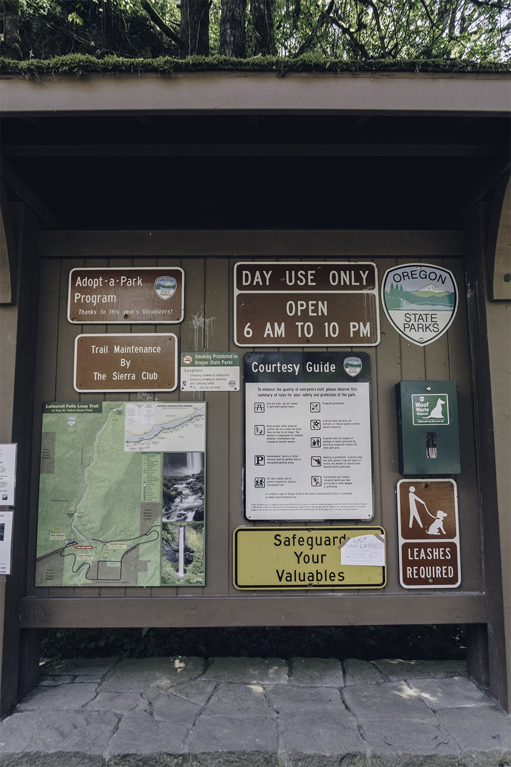 sign at the entrance of latourell loop